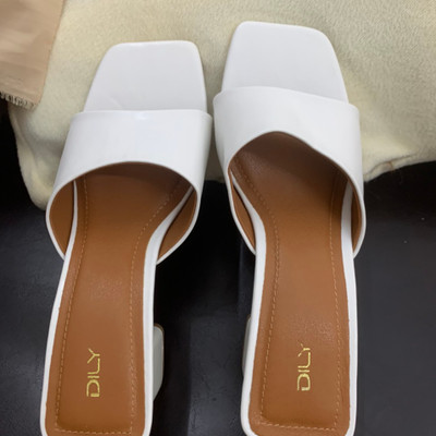 Màu sắc : Trắng / Size : 37