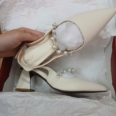 Màu sắc : Trắng Kem / Size : 38