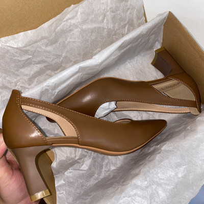 Màu sắc : Nâu / Size : 37