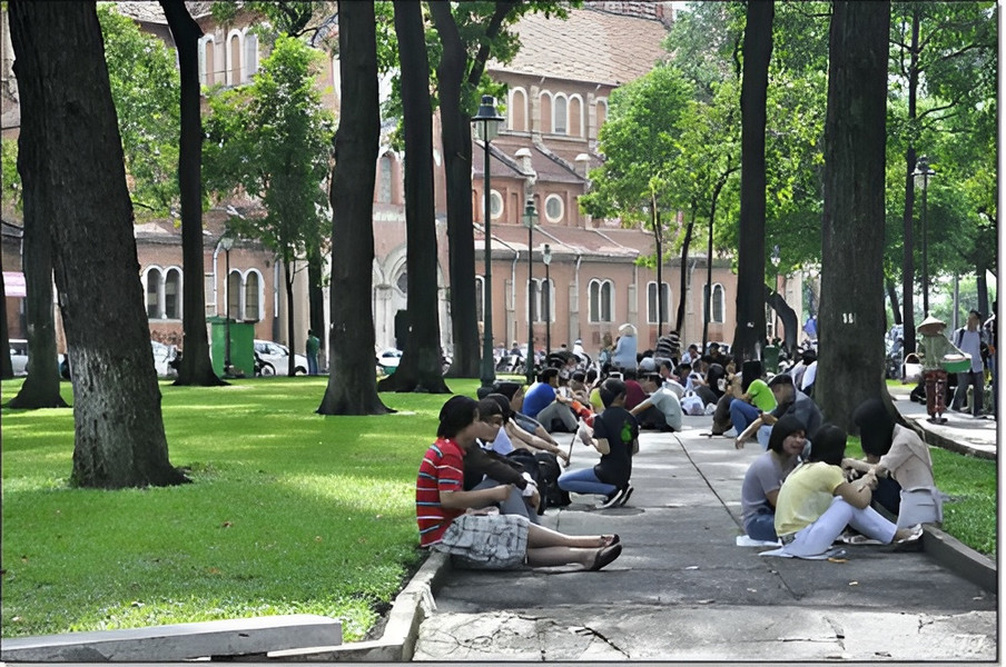 Khám phá 4 khu cafe bệt buổi sáng "đặc sản" của Sài Gòn