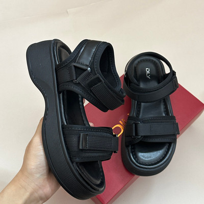 Màu sắc : Đen / Size : 36