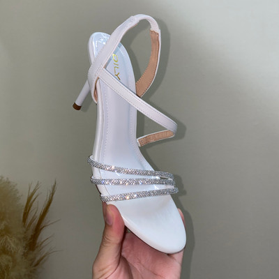 Màu sắc : Trắng / Size : 36