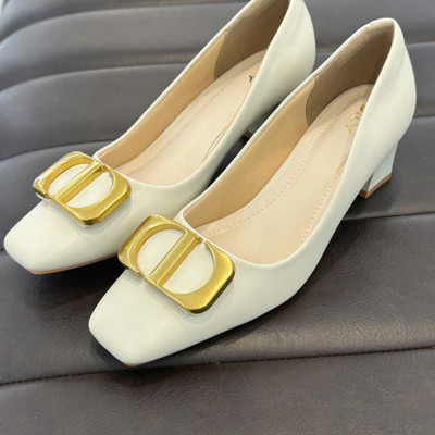 Màu sắc : Trắng Kem / Size : 38