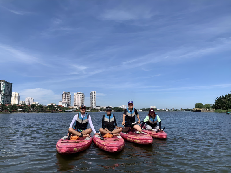 Trải nghiệm chèo SUP thư giãn trên sông Sài Gòn