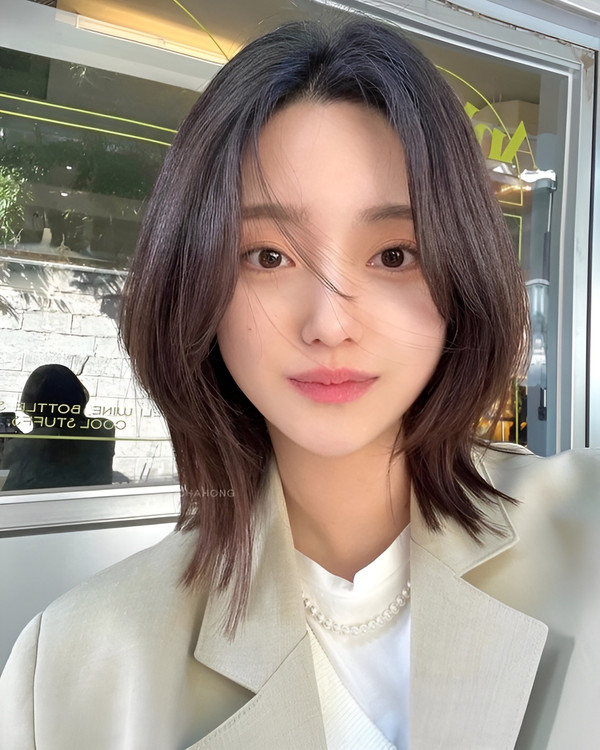 Tóc ngắn phù hợp mọi gương mặt cho nàng xinh xắn ngày hè 2023