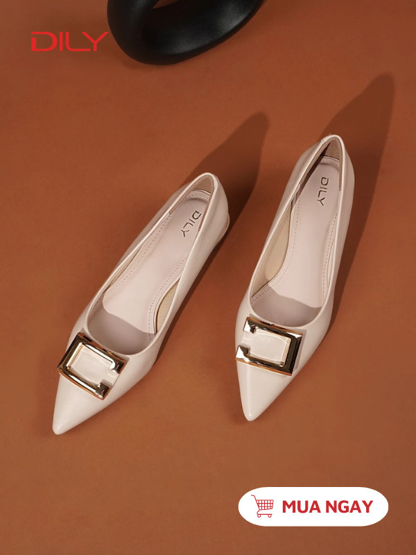 Giày bít mũi nhọn phối khóa C nổi bật AA0489 - DILY