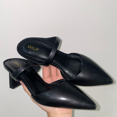 Màu sắc : Đen / Size : 36