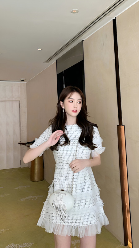 Vải tweed - Tăng độ thời thượng cho những outfit diện Tết