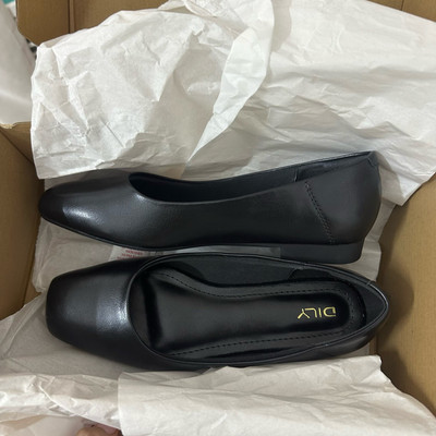 Màu sắc : Đen / Size : 35