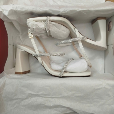 Màu sắc : Trắng Kem / Size : 37