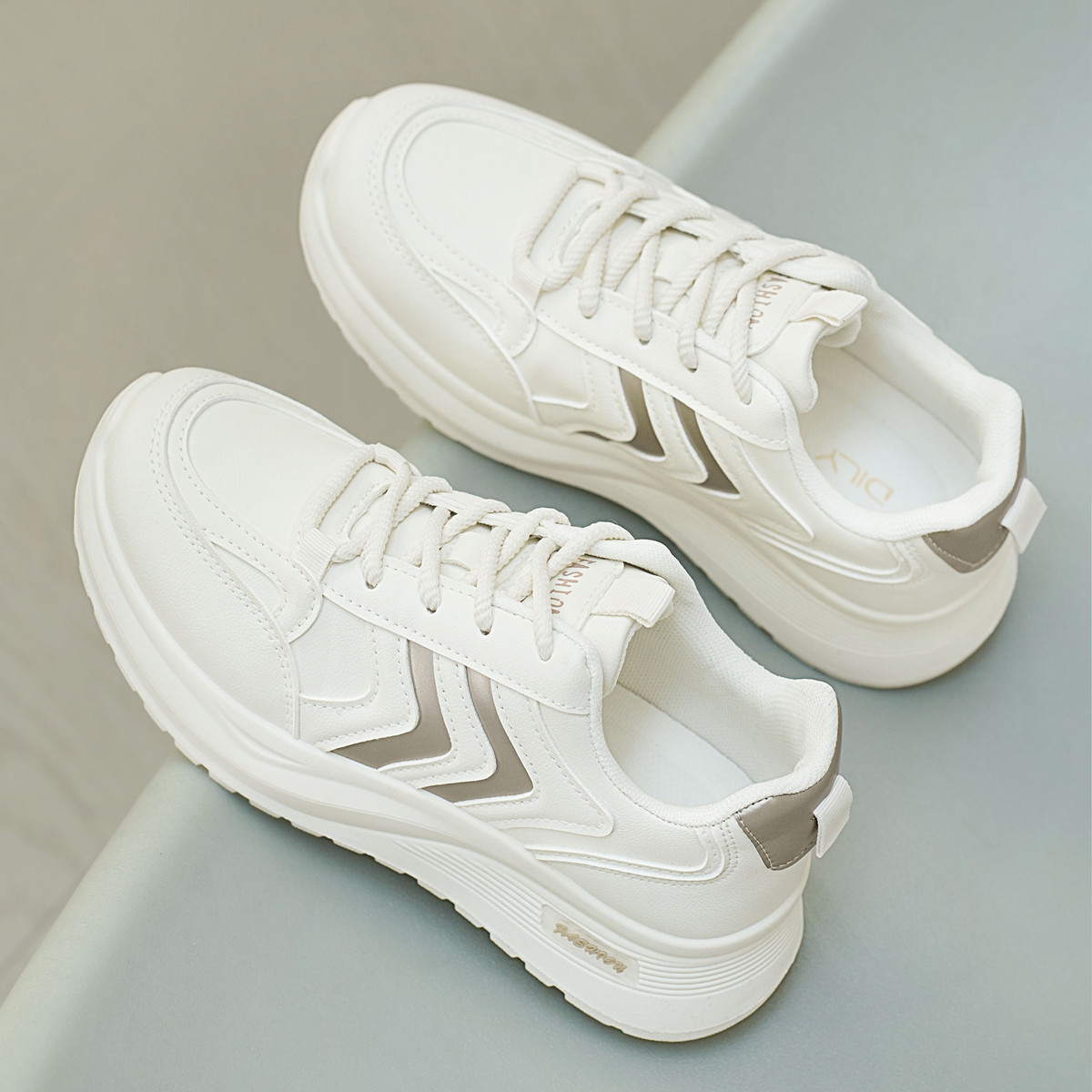 Giày Sneaker AG0171