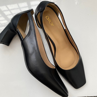 Màu sắc : Đen / Size : 38