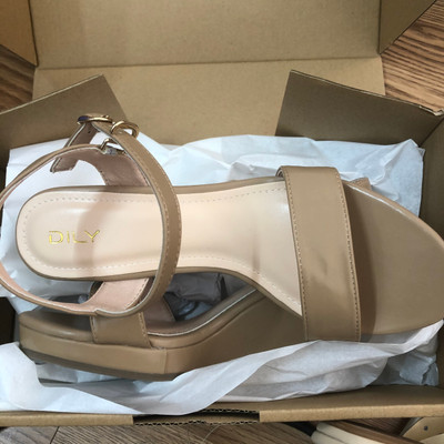 Màu sắc : Nâu / Size : 36