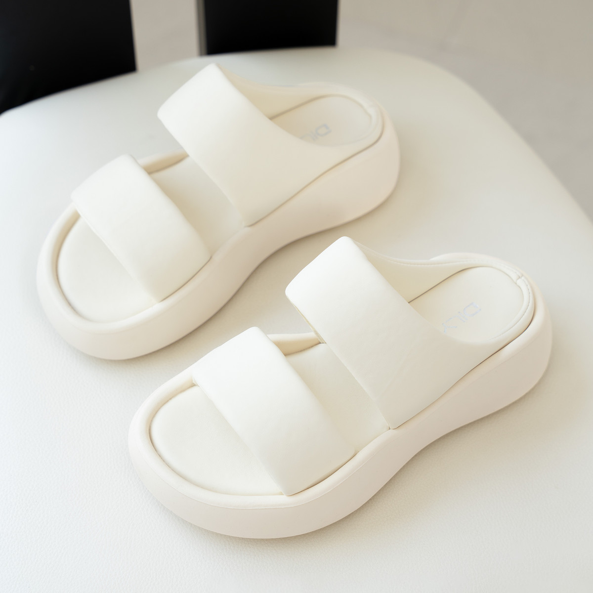 Dép Bánh Mì AG0161