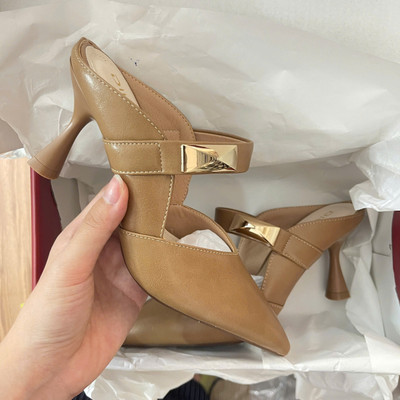 Màu sắc : Nâu / Size : 38