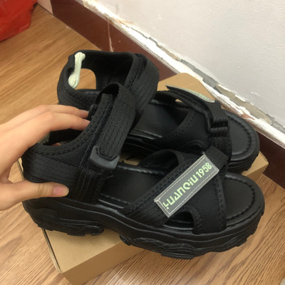 Màu sắc : Đen / Size : 36