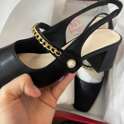 Màu sắc : Đen / Size : 38