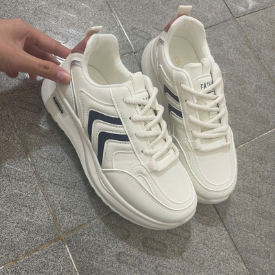 Màu sắc : Trắng Xanh / Size : 35