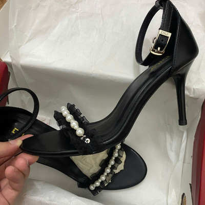 Màu sắc : Đen / Size : 37