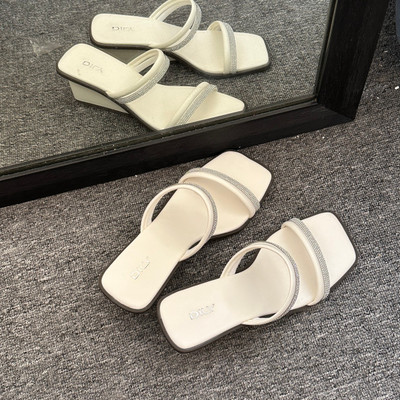 Màu sắc : Trắng Kem / Size : 37