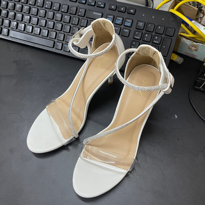 Màu sắc : Trắng / Size : 38