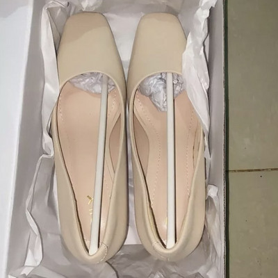 Màu sắc : Kem / Size : 38