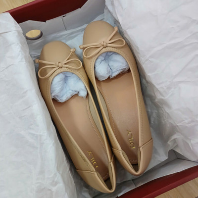 Màu sắc : Kem / Size : 37