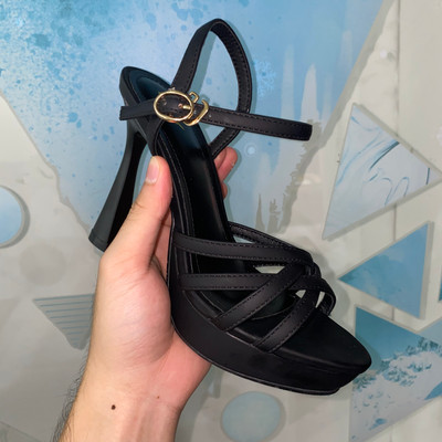 Màu sắc : Đen / Size : 38