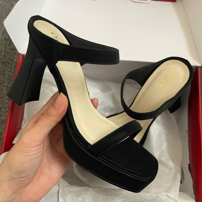 Màu sắc : Đen / Size : 39