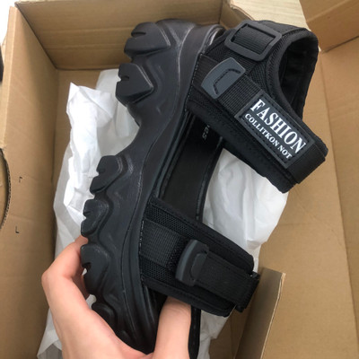 Màu sắc : Đen / Size : 39