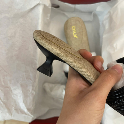 Màu sắc : Đen / Size : 36