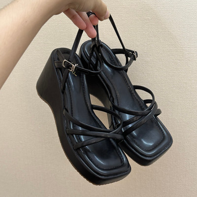 Màu sắc : Đen / Size : 36