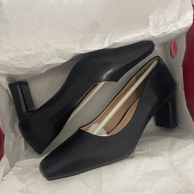 Màu sắc : Đen / Size : 39