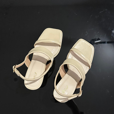 Màu sắc : Kem / Size : 38