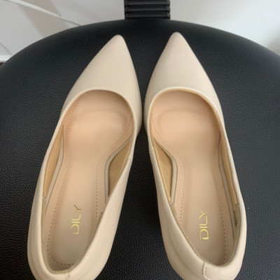 Màu sắc : Trắng Kem / Size : 39