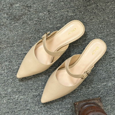 Màu sắc : Kem / Size : 38