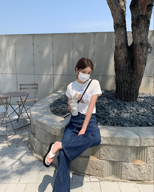 Baby tee outfit - Phối đồ với mẫu áo mang đậm phong cách Y2K