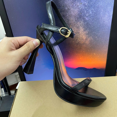 Màu sắc : Đen / Size : 36