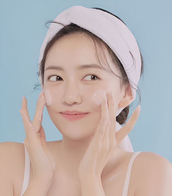 Mụn đầu đen là gì? Nguyên nhân gây ra và cách trị mụn đầu đen