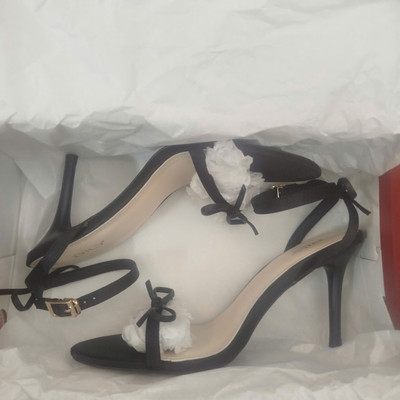 Màu sắc : Đen / Size : 36