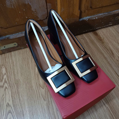 Màu sắc : Đen / Size : 36