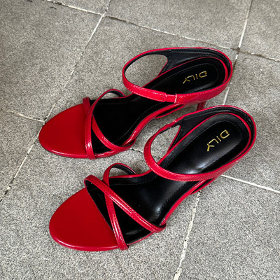 Màu sắc : Đỏ / Size : 38