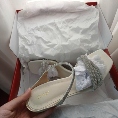 Màu sắc : Trắng Kem / Size : 35