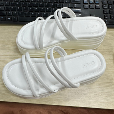 Màu sắc : Trắng Kem/ Size : 38