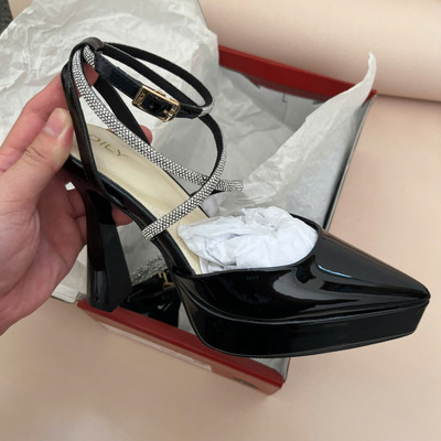 Màu sắc : Đen / Size : 36