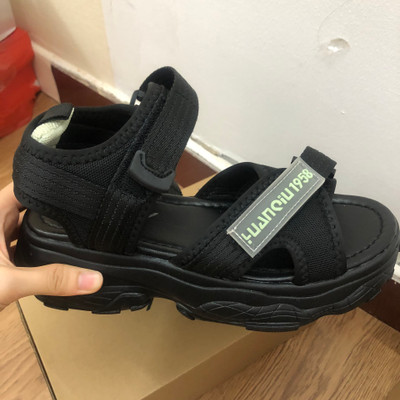 Màu sắc : Đen / Size : 36