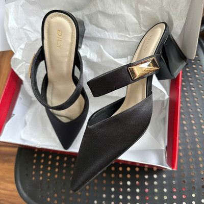 Màu sắc : Đen / Size : 36