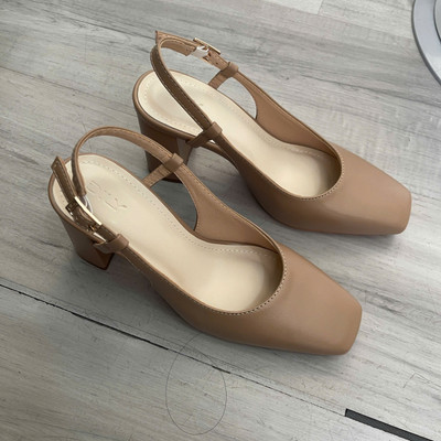 Màu sắc : Nâu / Size : 37