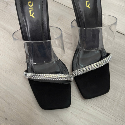 Màu sắc : Đen / Size : 38