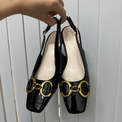 Màu sắc : Đen / Size : 35